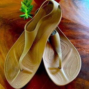 Crocks “sexy” thong Sandles